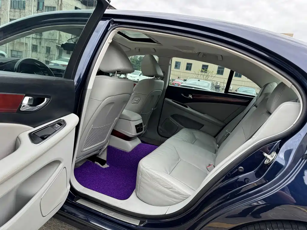 Hongqi Hongqi H7 — миниатюра 10