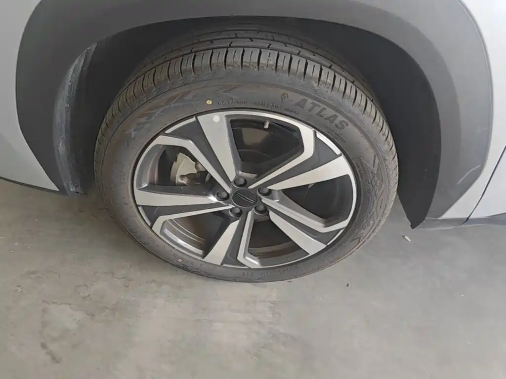 Geely Boyue L — миниатюра 23