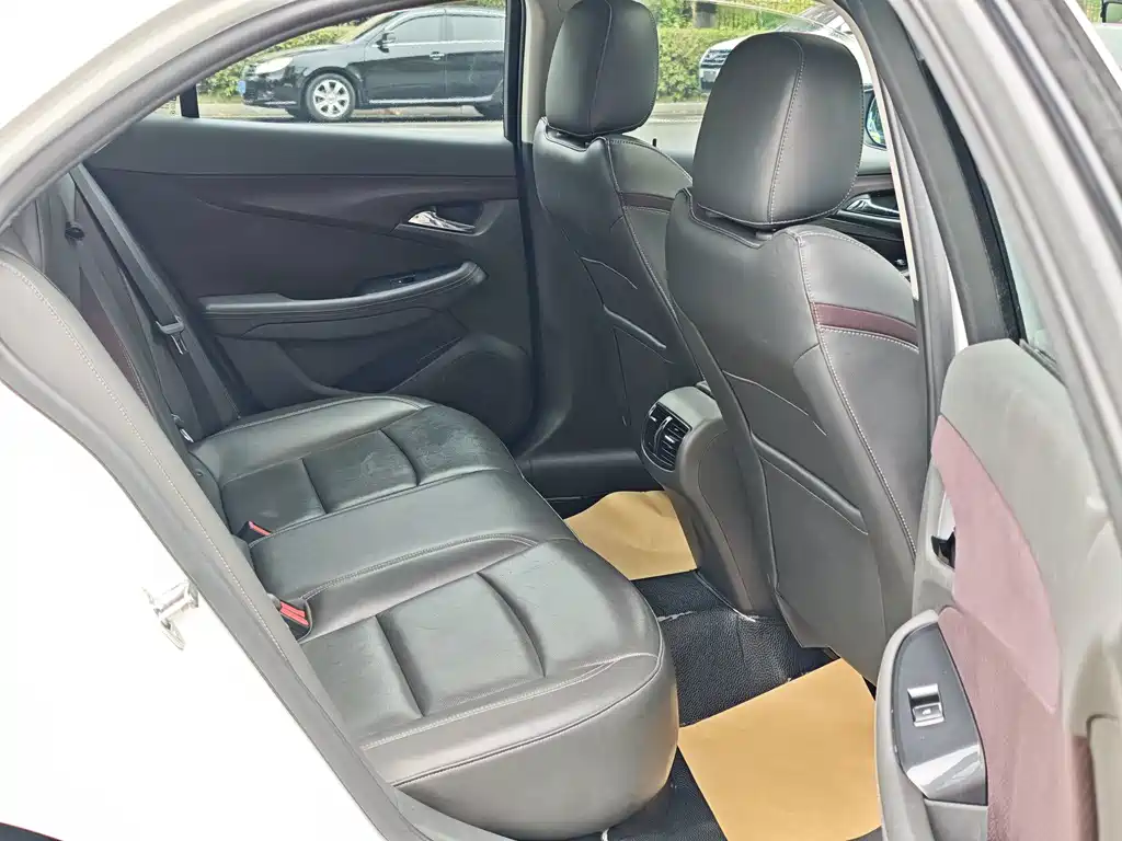Chevrolet Malibu — миниатюра 16