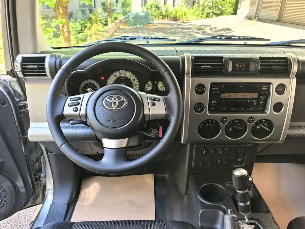 Toyota FJ Cruiser — миниатюра 15