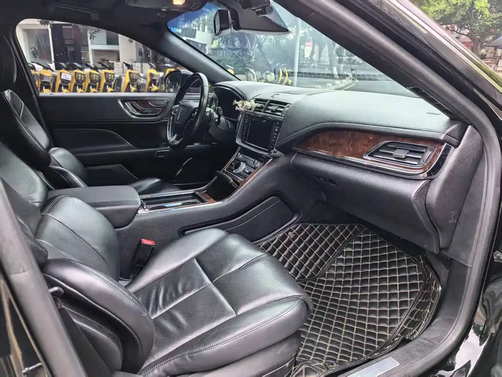 Lincoln Continental — миниатюра 9