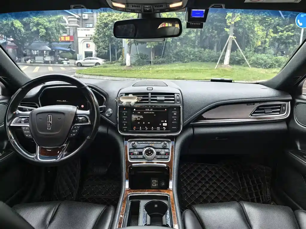 Lincoln Continental — миниатюра 3
