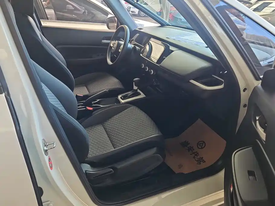 Honda Fit — миниатюра 8