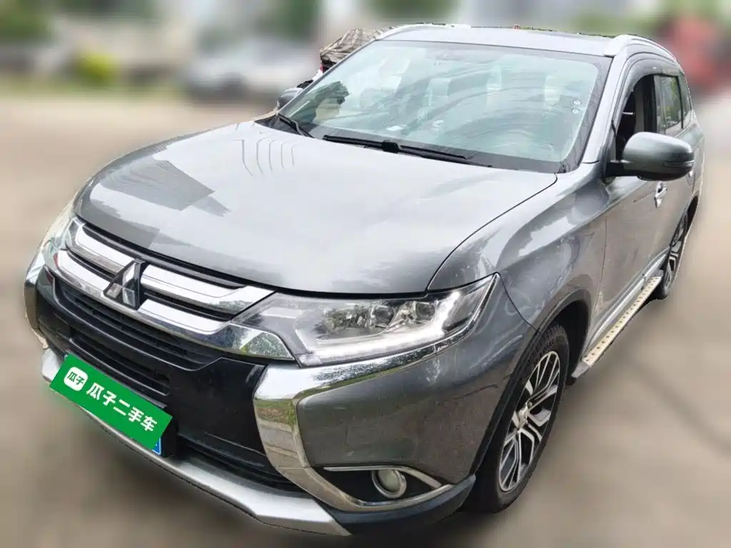 Mitsubishi Outlander 2018 2.4L Elite 5 мест