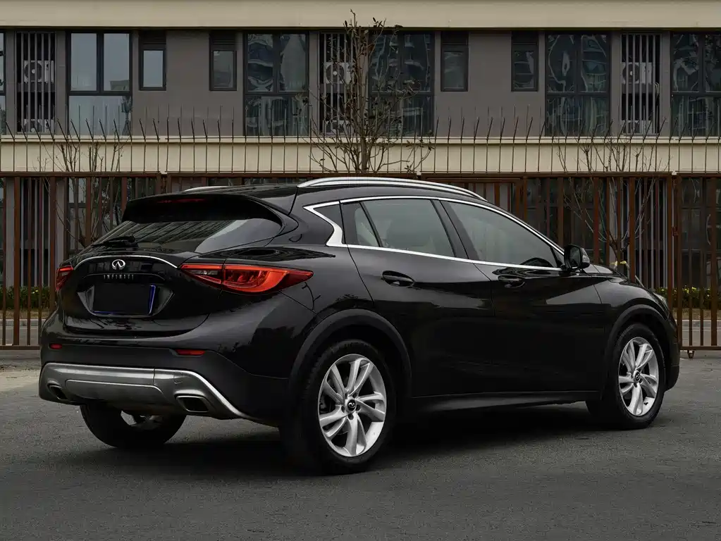 INFINITI QX30