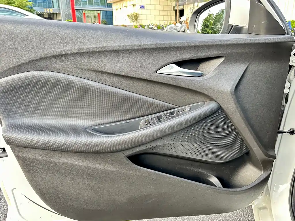 Buick Verano — миниатюра 21