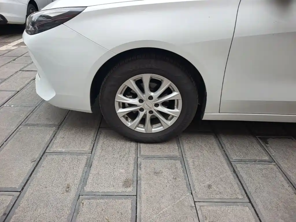 Roewe i5 — миниатюра 23