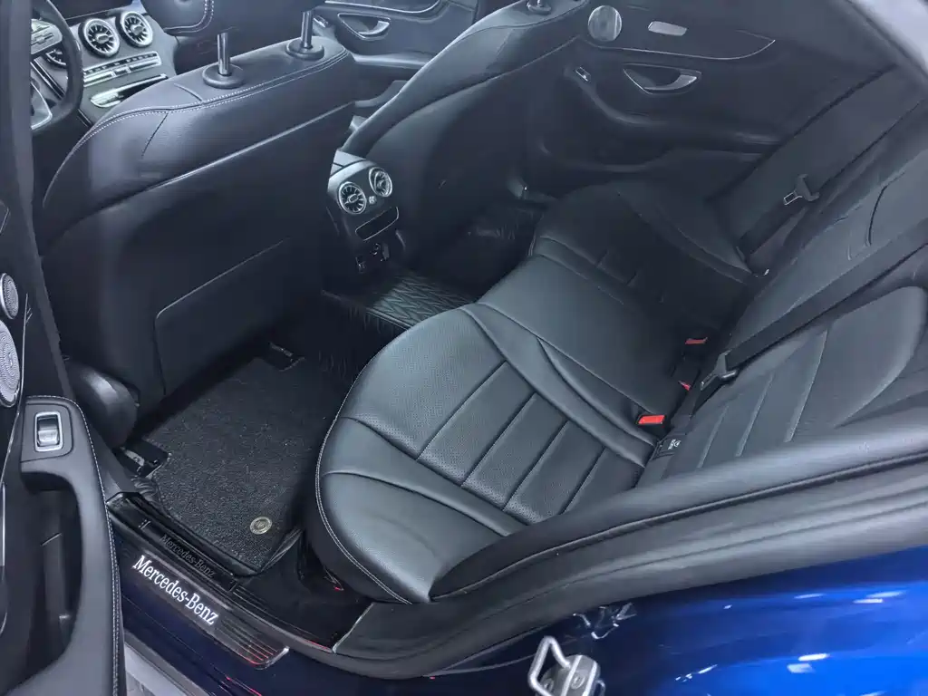 Mercedes-Benz C-Class — миниатюра 7