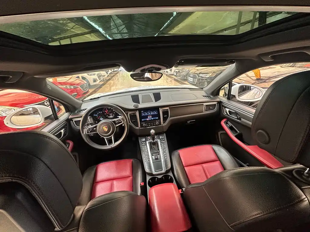 Porsche Macan — миниатюра 9