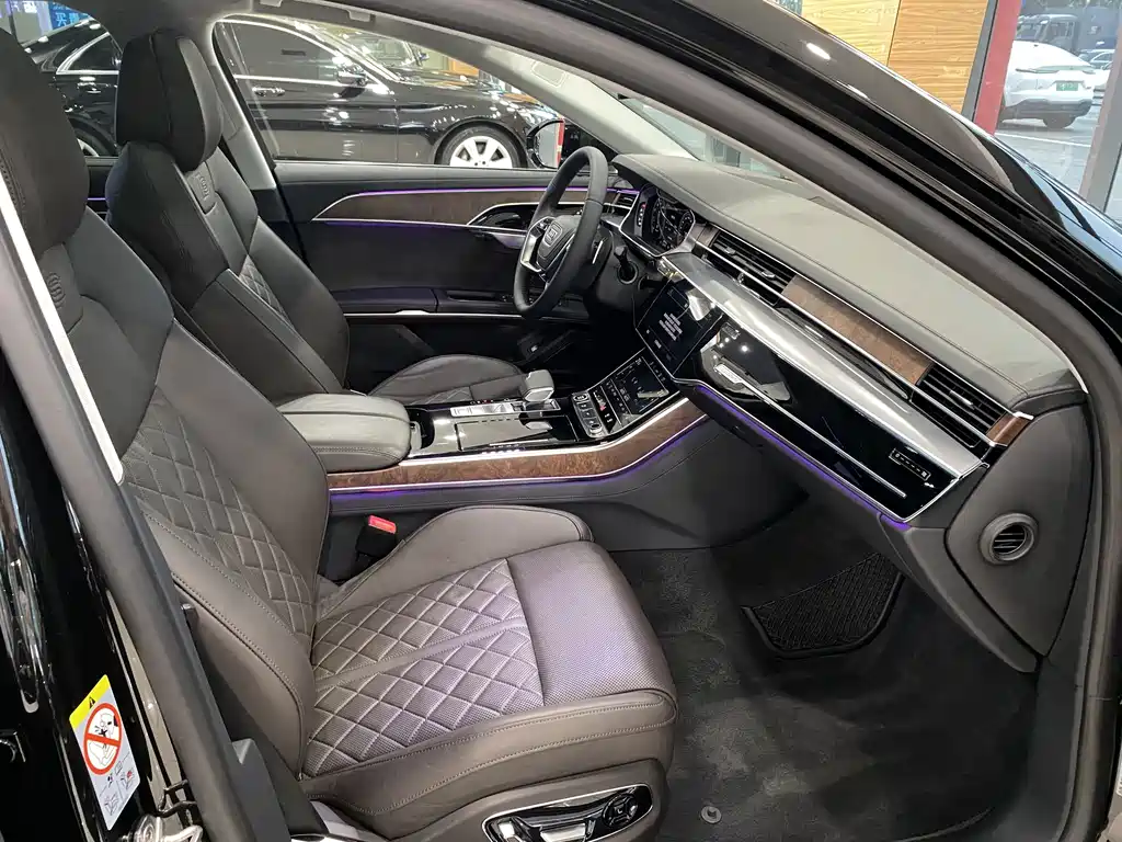 Audi A8 — миниатюра 7