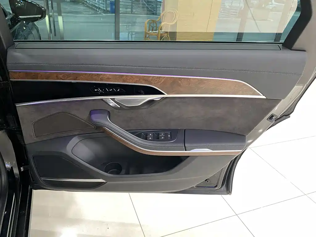 Audi A8 — миниатюра 11