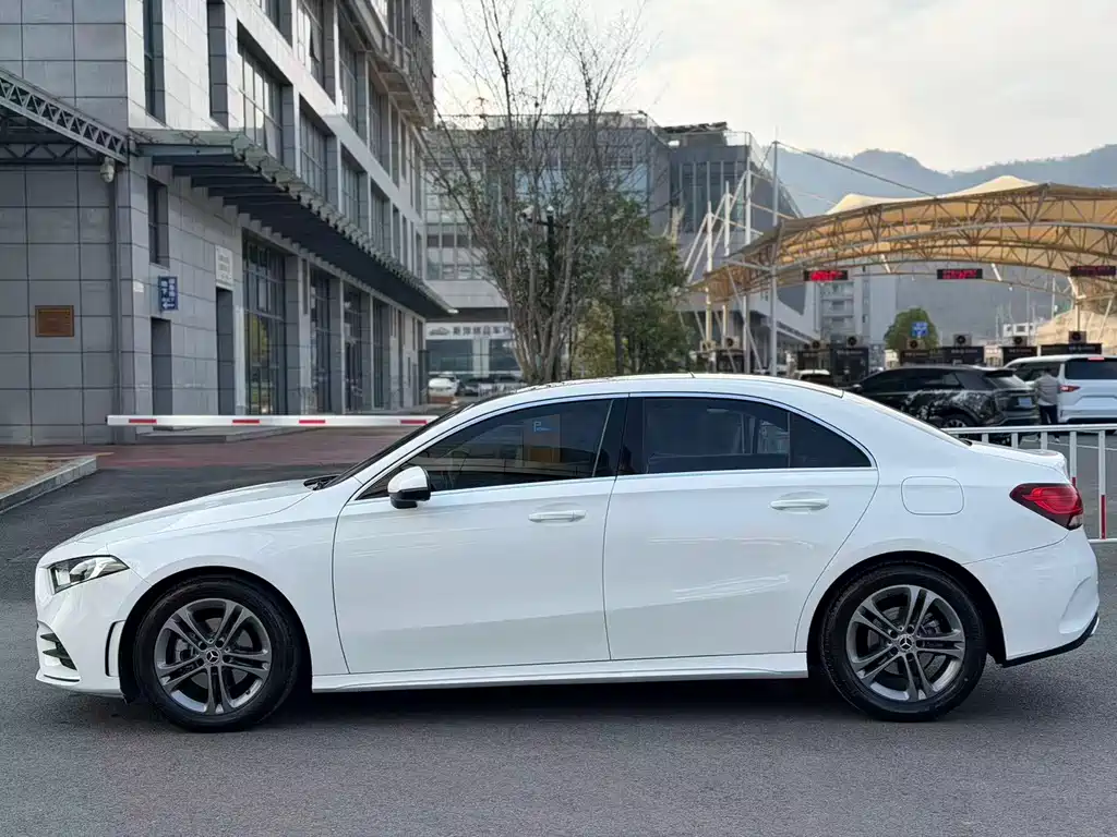 MERCEDES-BENZ A CLASS