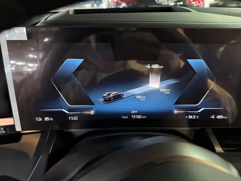 BMW i5 — миниатюра 10