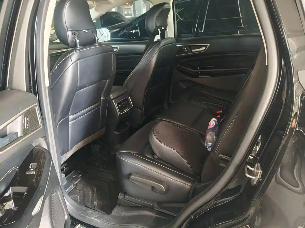 Ford Edge — миниатюра 9