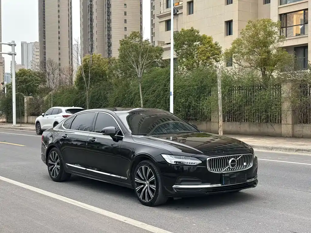 Volvo S90 2022 B5 Luxury