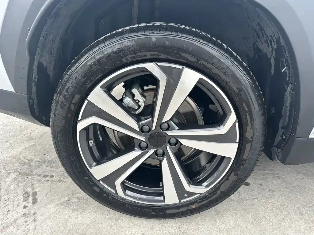 Geely Boyue L — миниатюра 9
