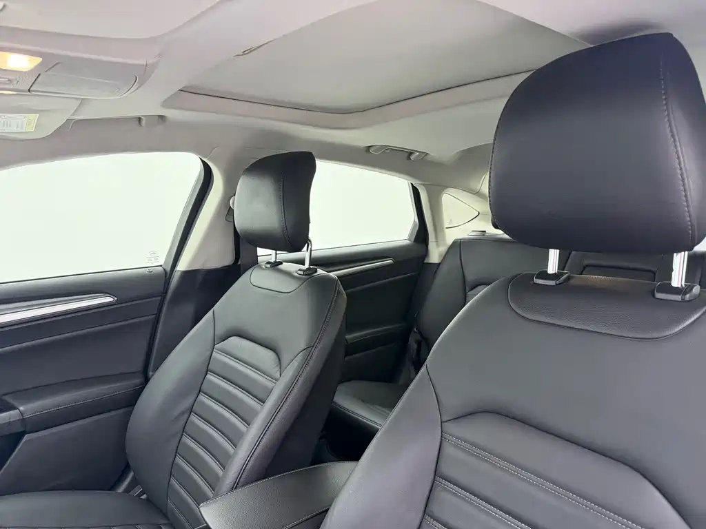 Ford Mondeo — миниатюра 8
