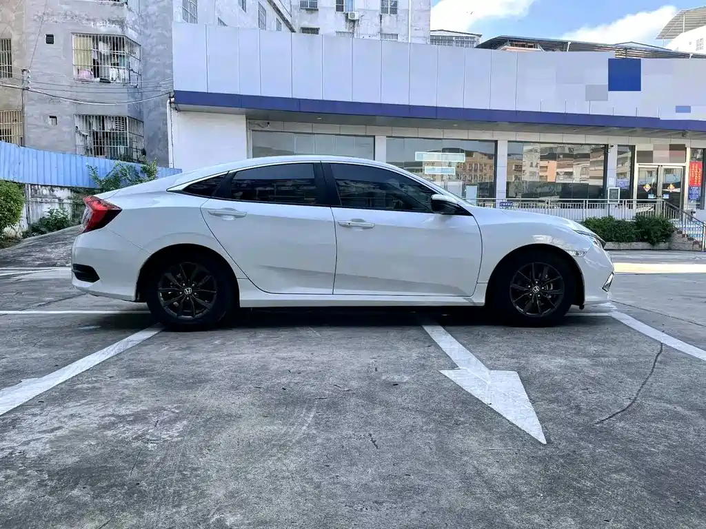 Honda Civic — миниатюра 5