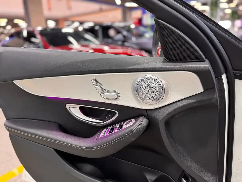 Mercedes-Benz C-Class — миниатюра 14
