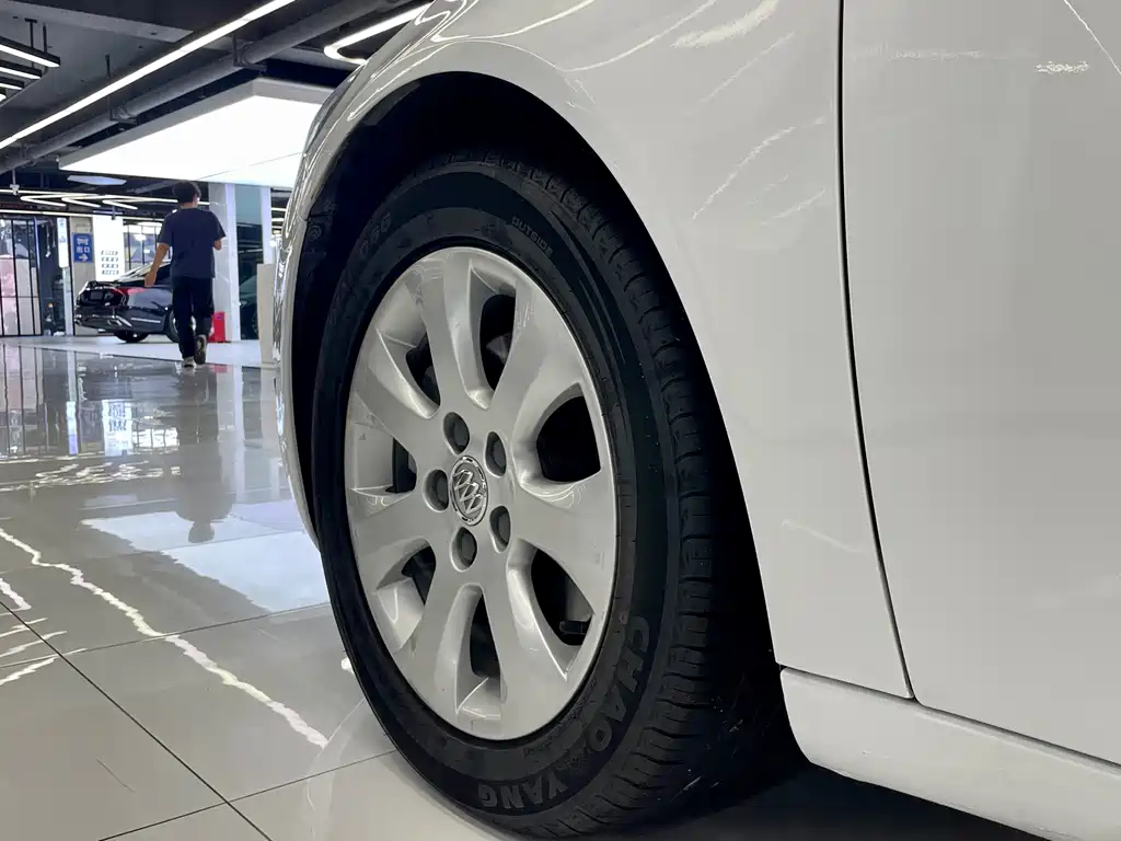 Buick Regal — миниатюра 13