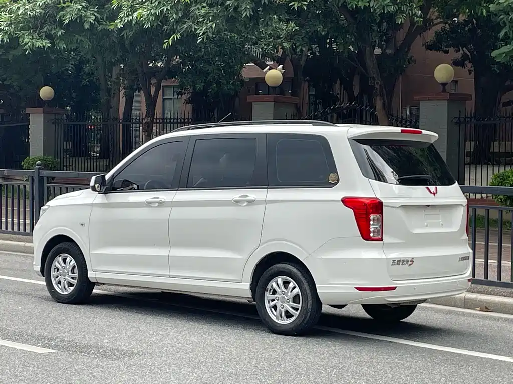Wuling Hongguang — миниатюра 3