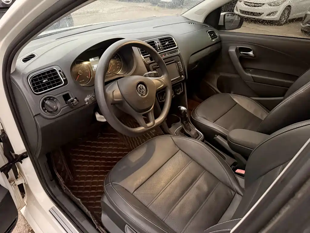 Volkswagen Polo — миниатюра 2