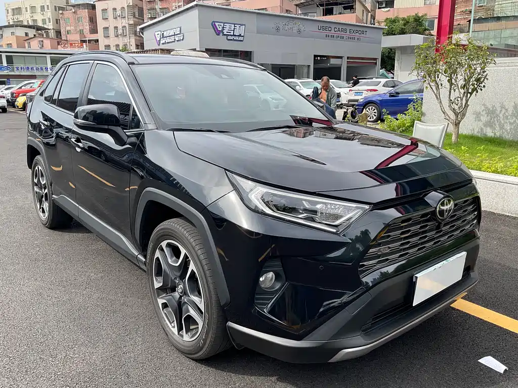 Toyota RAV4 — миниатюра 3