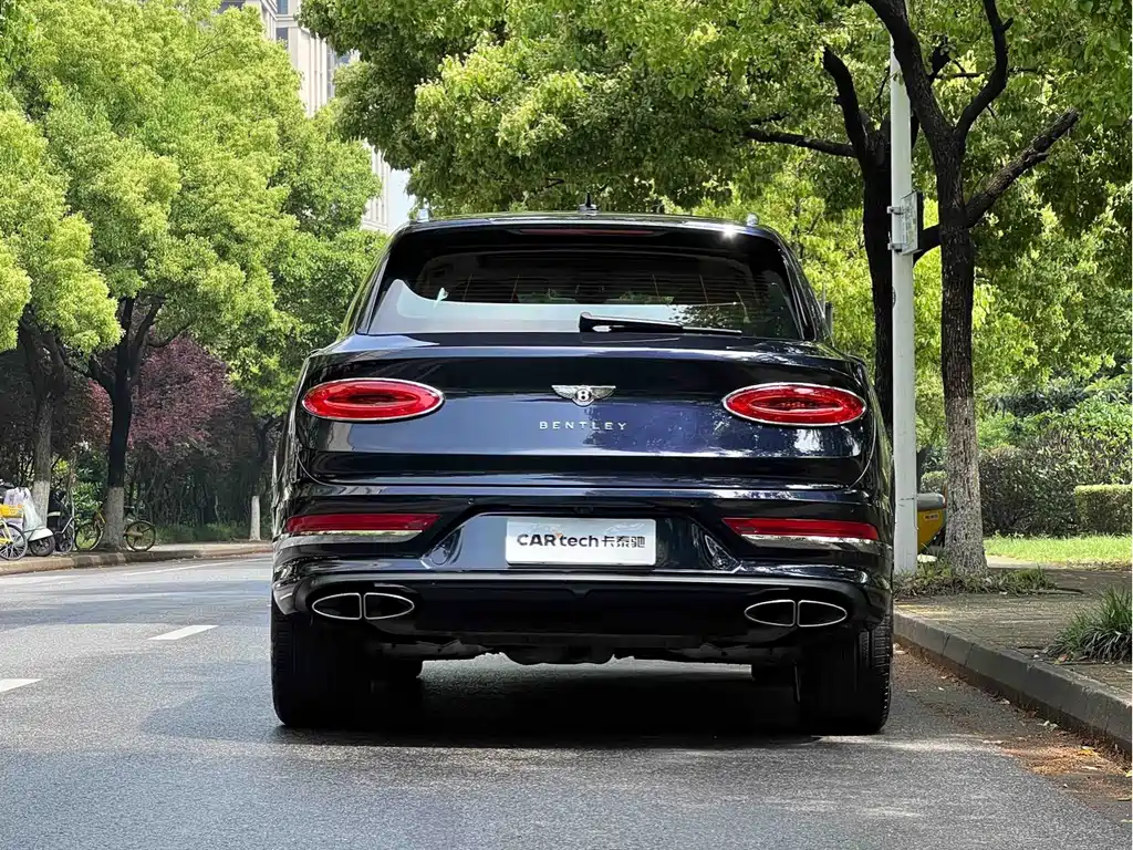 Bentley Bentayga — миниатюра 4