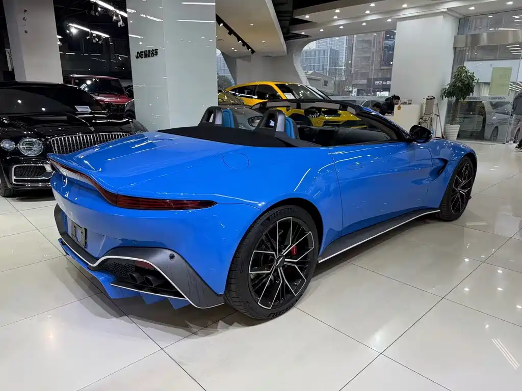 Aston Martin V8 Vantage — миниатюра 5