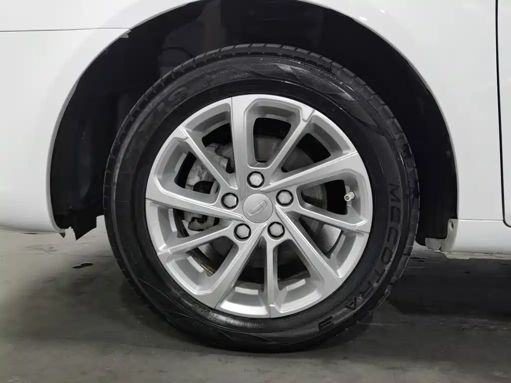 Geely Emgrand — миниатюра 17