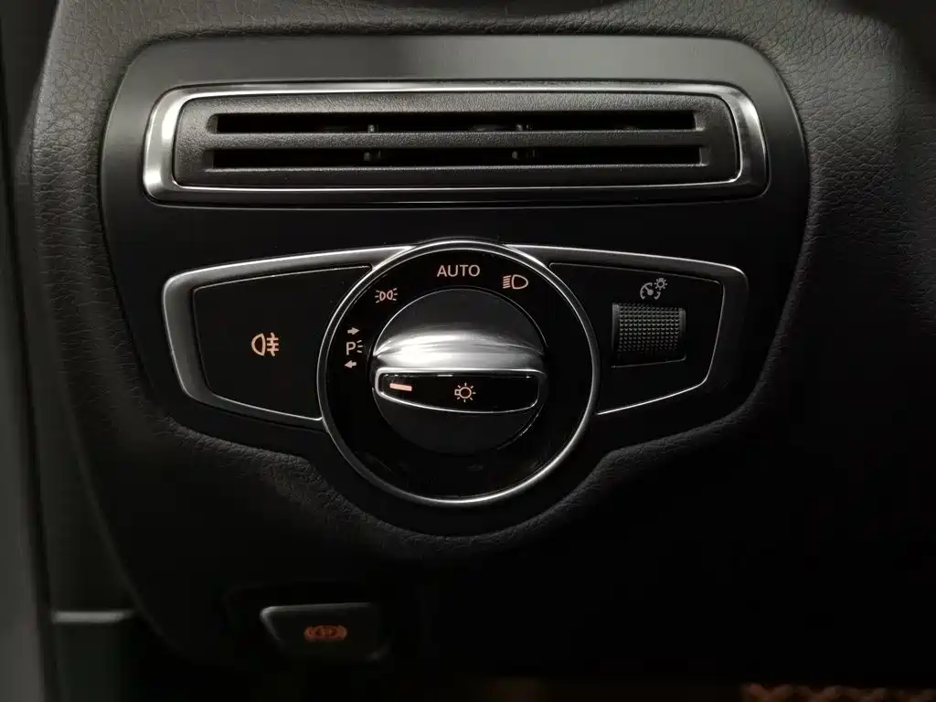 Mercedes-Benz C-Class — миниатюра 21