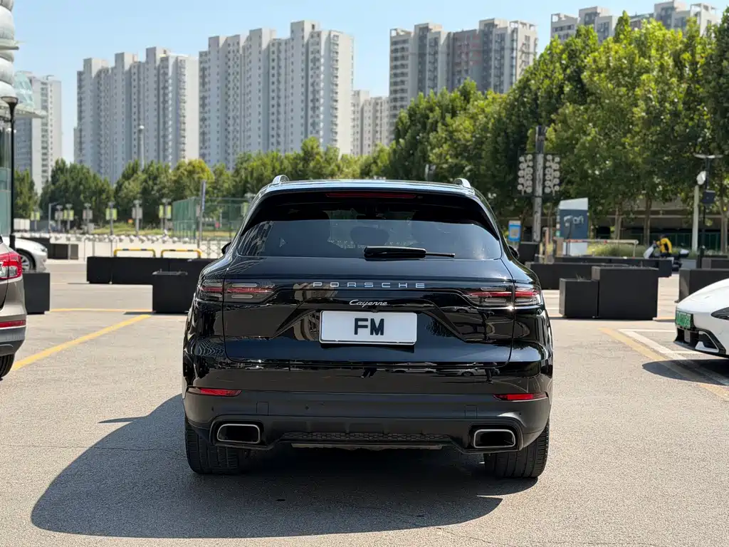 Porsche Cayenne — миниатюра 15
