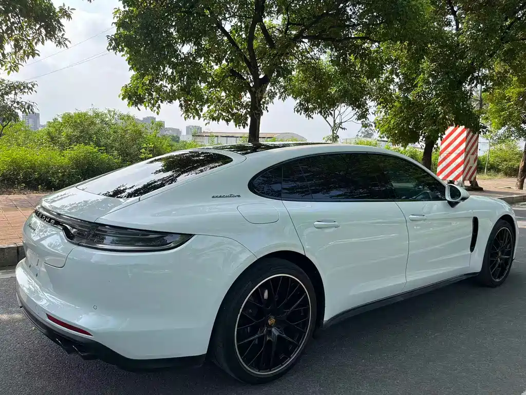 Porsche Panamera — миниатюра 6