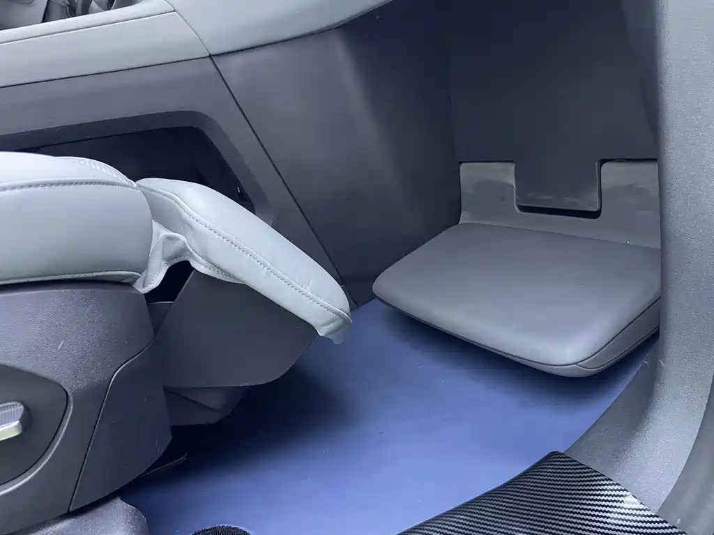 NIO ES8 — миниатюра 6