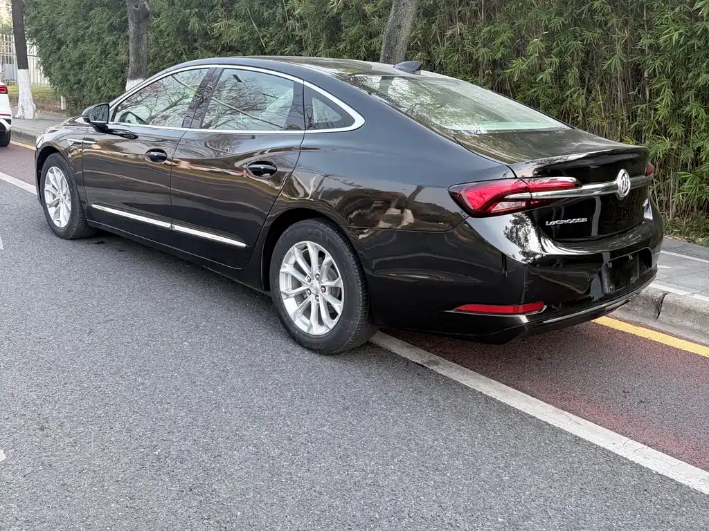BUICK LACROSSE