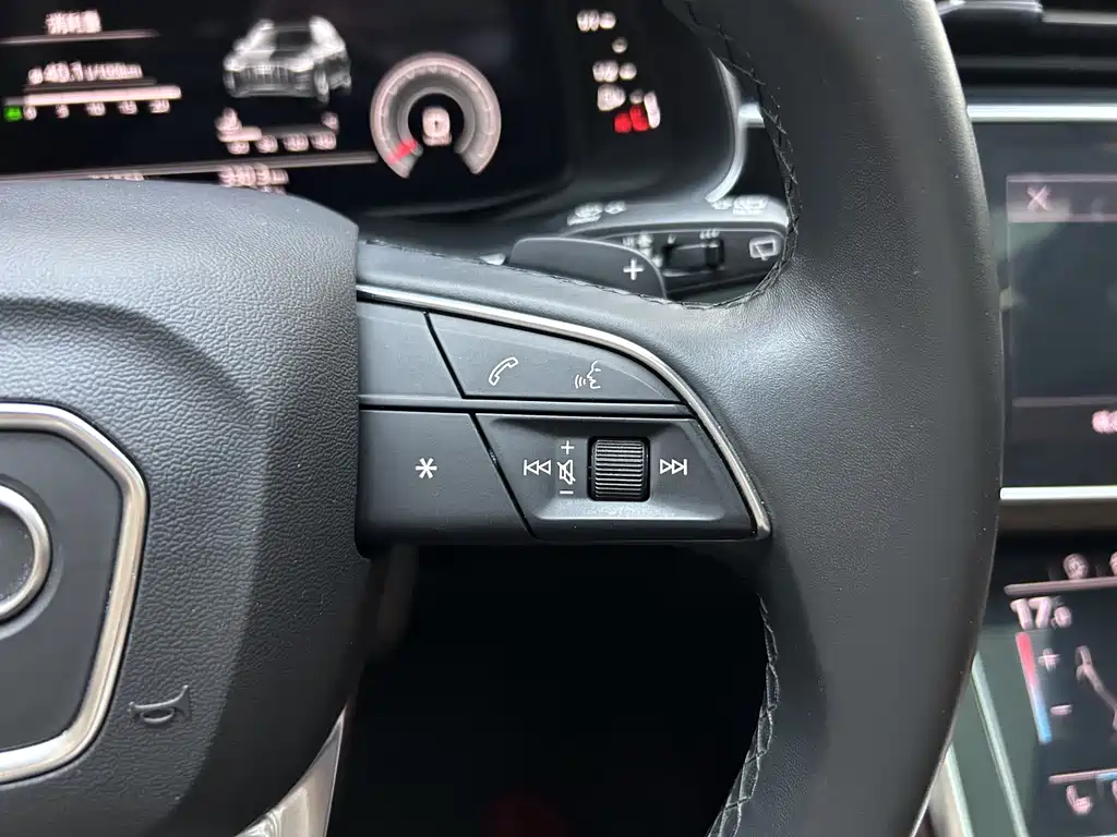 Audi Q7 — миниатюра 26