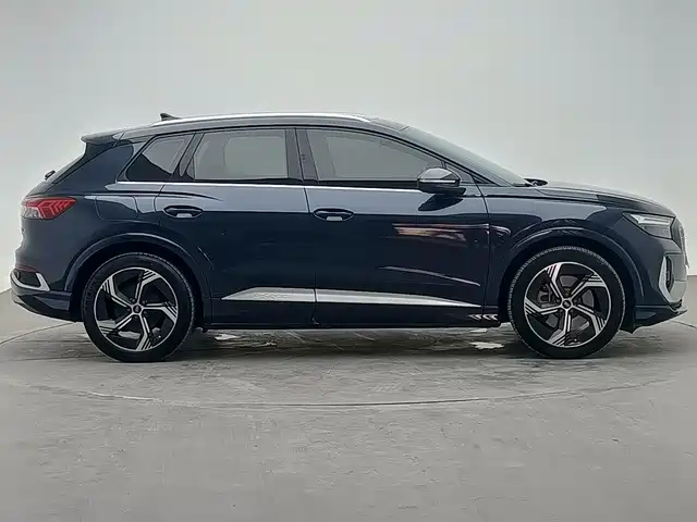 Audi Q4 e-tron — миниатюра 4