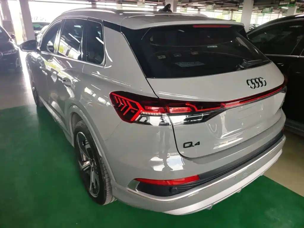 Audi Q4 e-tron — миниатюра 5