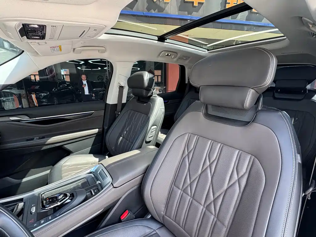 Ford Edge — миниатюра 11