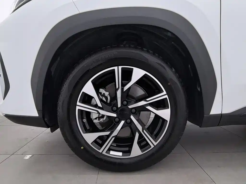 Geely Boyue L — миниатюра 17