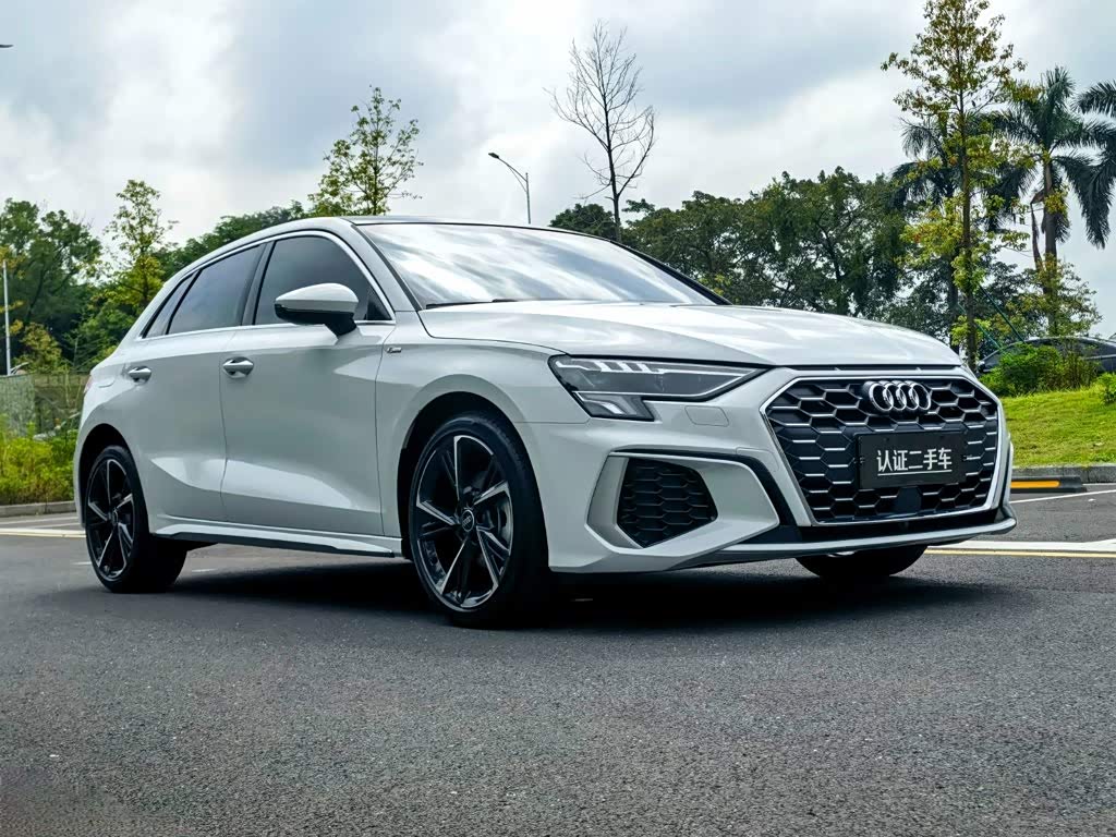 Audi A3 1.4 л 2023 г. Белый, пробег 20000 км