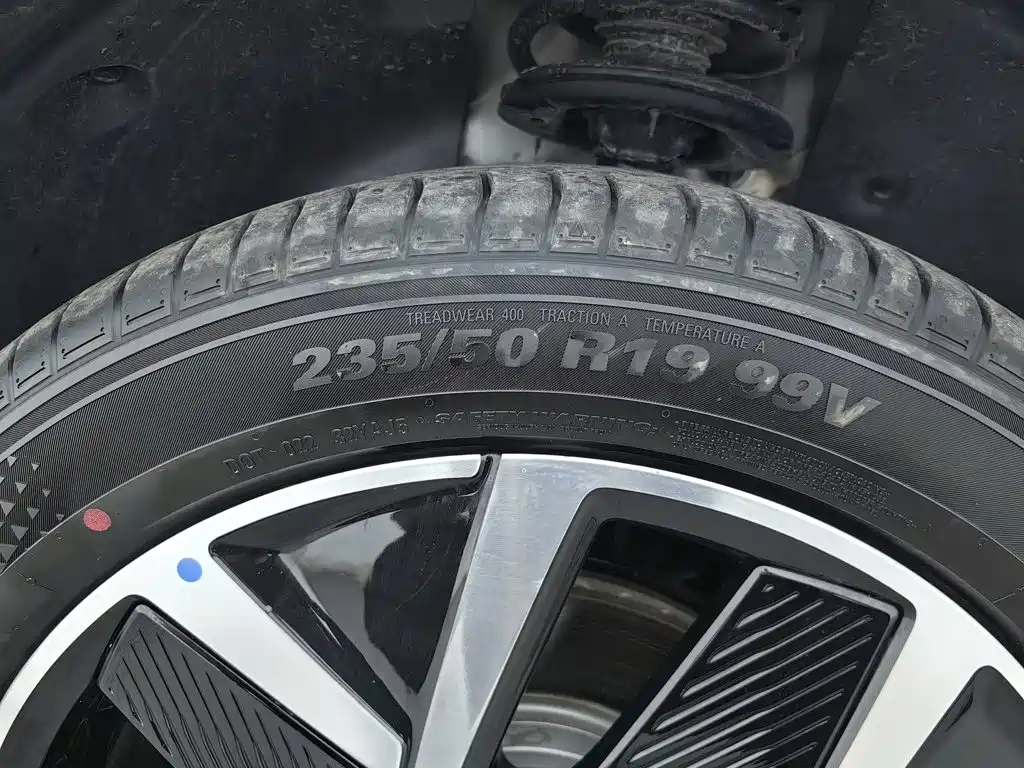 BYD L DM-i — миниатюра 24