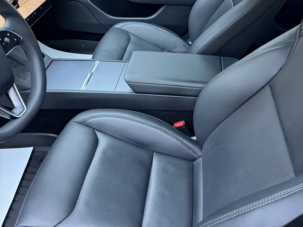 Tesla Model 3 — миниатюра 15