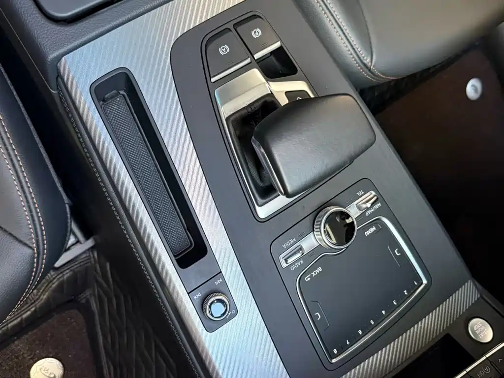 Audi Q5L — миниатюра 5