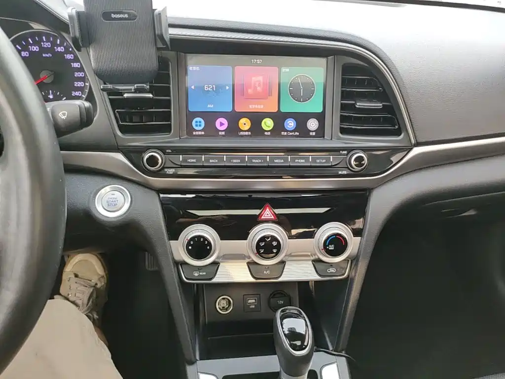 Hyundai Elantra — миниатюра 13
