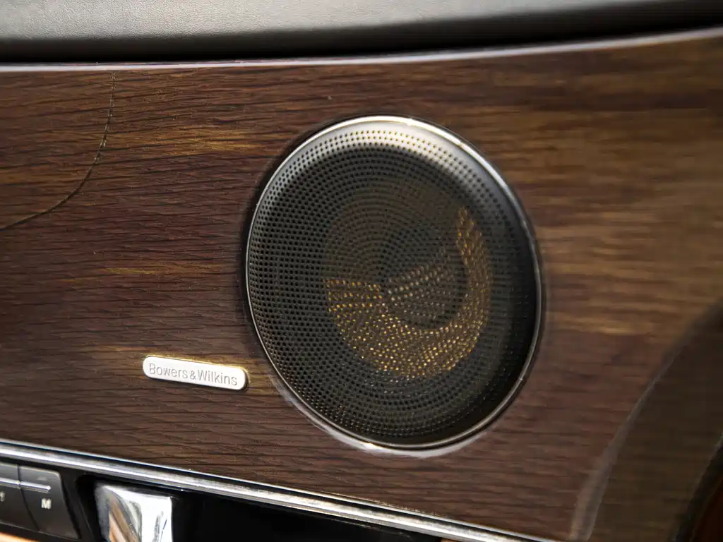 Jaguar XJ — миниатюра 10