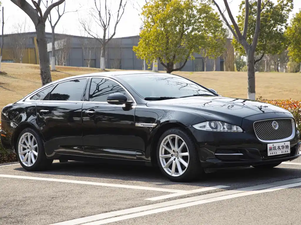 Jaguar XJ — миниатюра 3