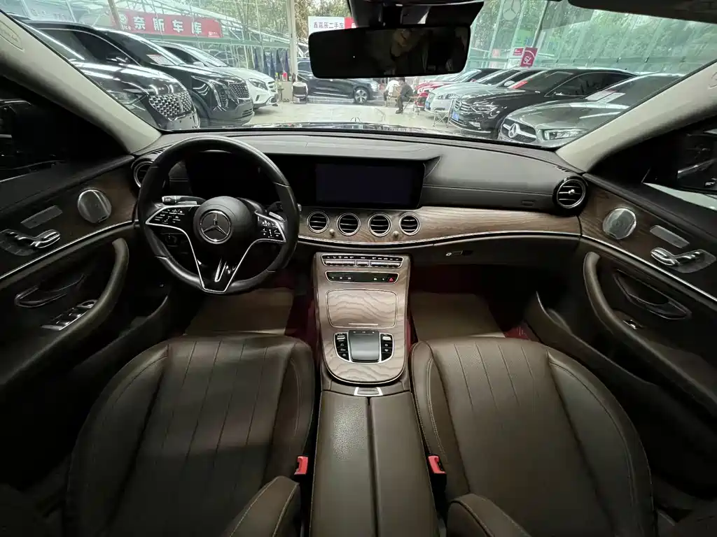 MERCEDES-BENZ E CLASS