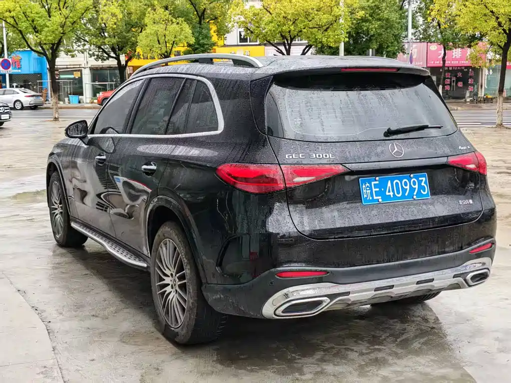MERCEDES-BENZ GLC