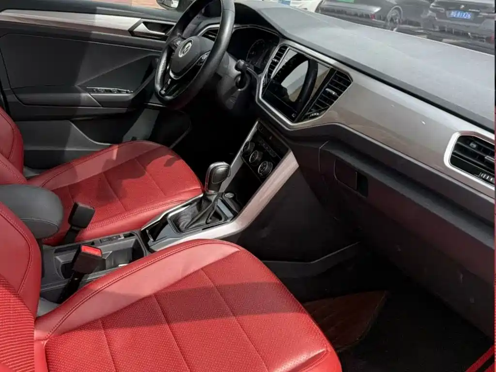 Volkswagen T-Roc — миниатюра 8